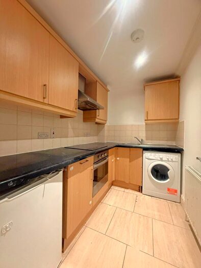 1 Bedroom Flat To Rent In Rapur Court, Hanworth Road, Hounslow, TW3