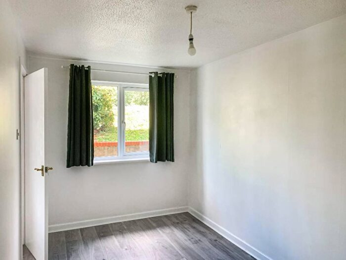 1 Bedroom Flat For Sale In Imberwood Close, Warminster, BA12