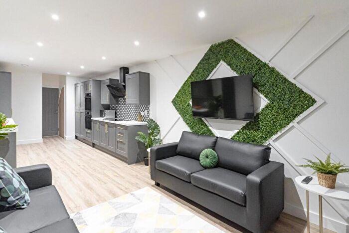 7 Bedroom Terraced House To Rent In Fawcett Road, Southsea, Portsmouth, PO4