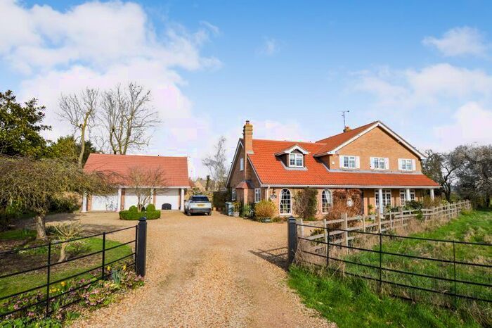 4 Bedroom Detached House For Sale In Bainton Road, Tallington, Stamford, PE9