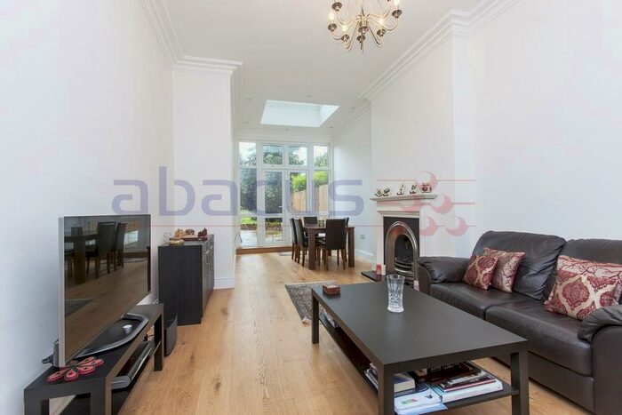 2 Bedroom Flat To Rent In Minster Road, West Hampstead, NW2