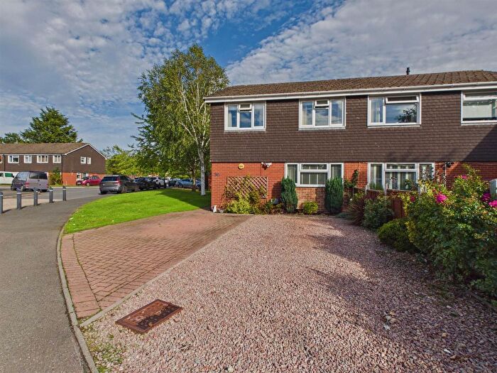 3 Bedroom Semi Detached House For Sale In Duke Of Edinburgh Way, Malvern, WR14