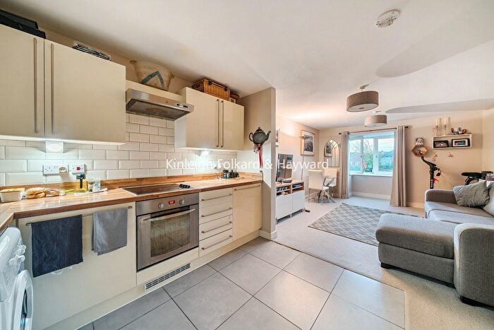 1 Bedroom Flat For Sale In Greenview Drive, London, SW20