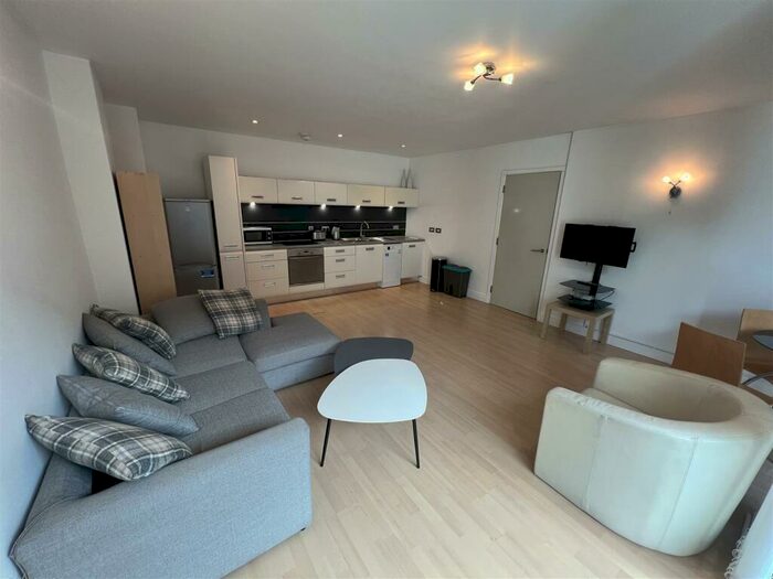 2 Bedroom Apartment To Rent In Great Northern Tower, Watson Street, Manchester, M3