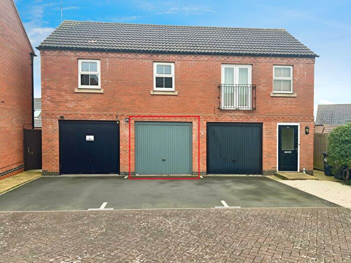 3 Bedroom End Of Terrace House For Sale In Betony Road, Coton Park, Rugby, Warwickshire, CV23