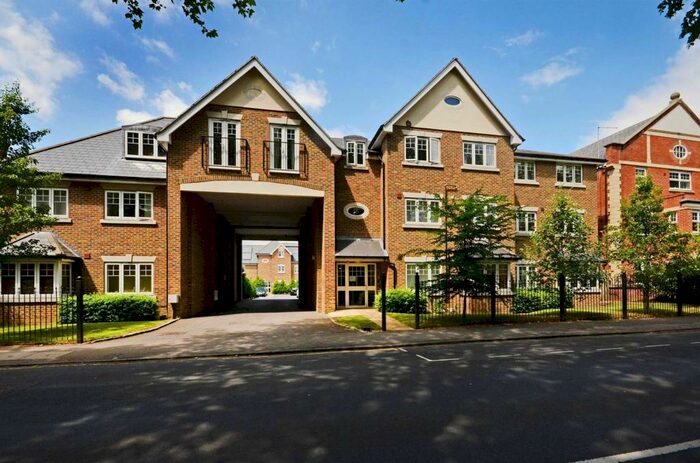 1 Bedroom Flat To Rent In Maybury Road, Woking, GU21