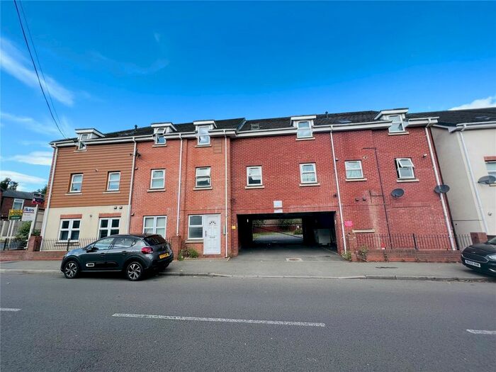 2 Bedroom Flat To Rent In Rosehill, Willenhall, West Midlands, WV13