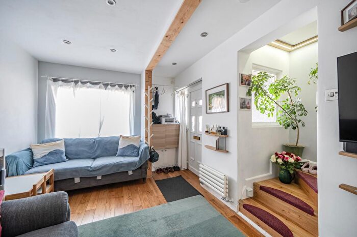 2 Bedroom End Of Terrace House To Rent In Tadworth Road, London, NW2