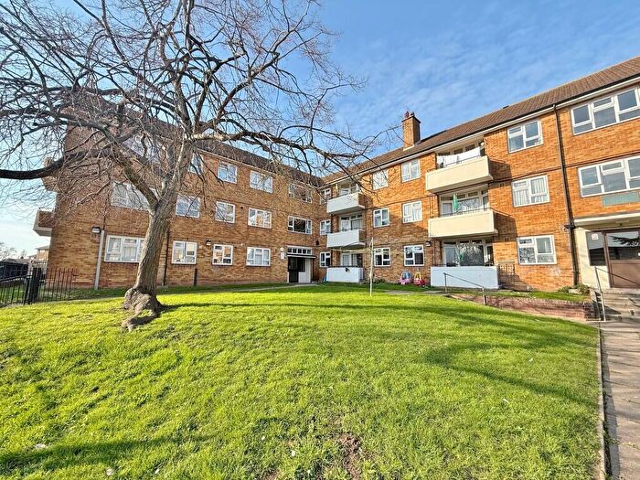 2 Bedroom Flat For Sale In Herne Road, Cosham, PO6
