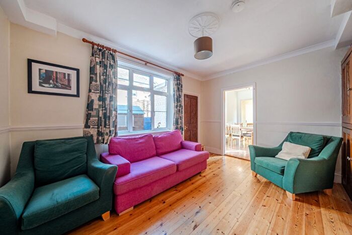 4 Bedroom Maisonette To Rent In Strickland Row, Earlsfield, London, SW18
