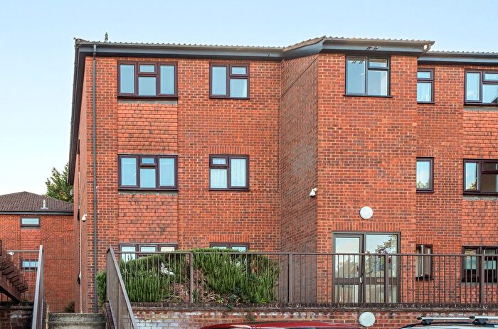 2 Bedroom Flat For Sale In Kaybridge Close, High Wycombe, Buckinghamshire, HP13