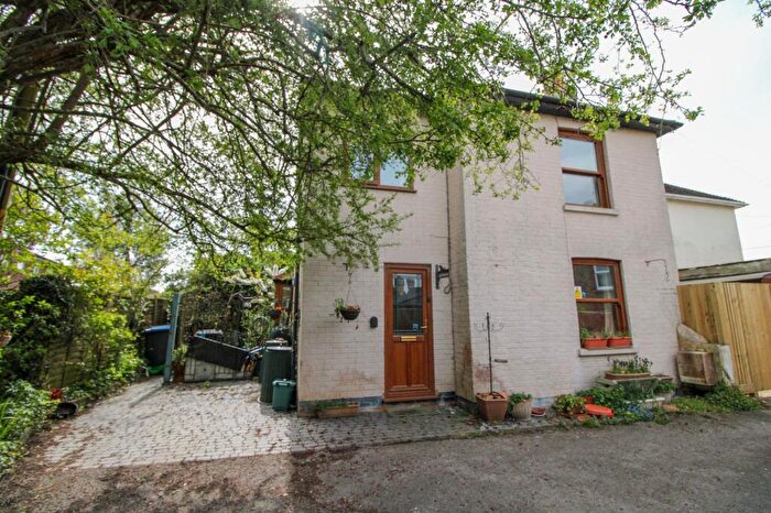 3 Bedroom Detached House For Sale In London Road, Burgess Hill, RH15