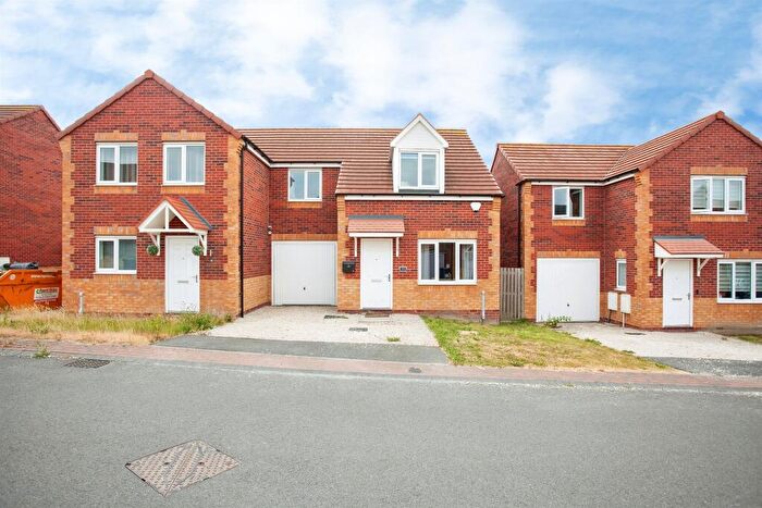 3 Bedroom Semi-Detached House For Sale In Hobson Way, Dalton, Rotherham, S65
