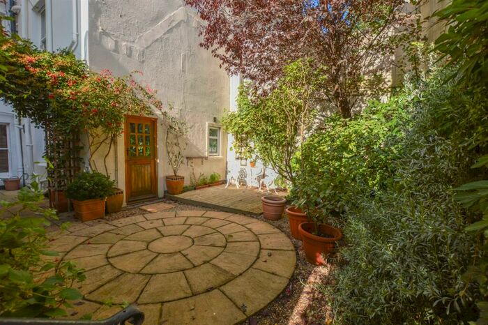 2 Bedroom Flat To Rent In Compton Street, Eastbourne, BN21