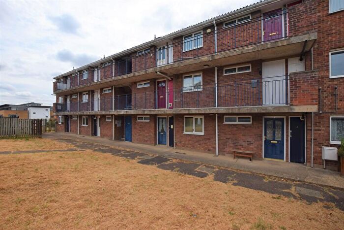 2 Bedroom Apartment To Rent In Canterbury House, Huntingdon, PE29