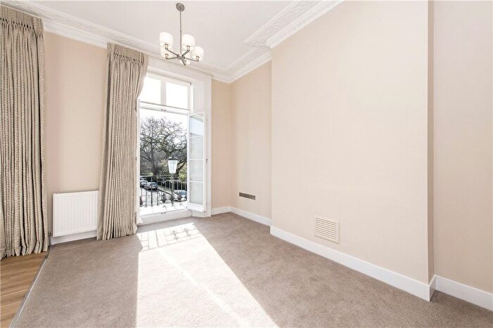 1 Bedroom Flat To Rent In Norland Square, Holland Park, London, W11