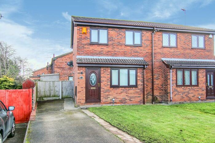 3 Bedroom Semi-Detached House To Rent In Holly Grange, Connahs Quay, Flintshire, CH5