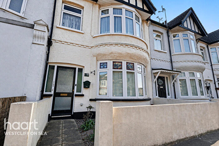 1 Bedroom Flat For Sale In Pall Mall, Leigh-On-Sea, SS9