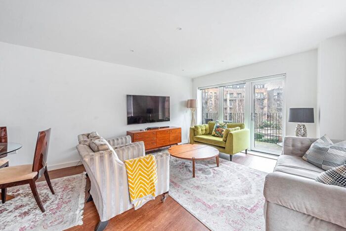 3 Bedroom Flat For Sale In Royal Court, Howard Road, Stanmore, HA7