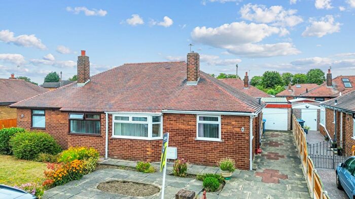 2 Bedroom Semi-Detached House For Sale In Thorn Road, Paddington, WA1
