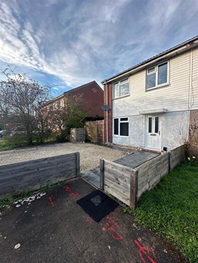 3 Bedroom End Of Terrace House To Rent In Drake Close, Locks Heath, Southampton, SO31