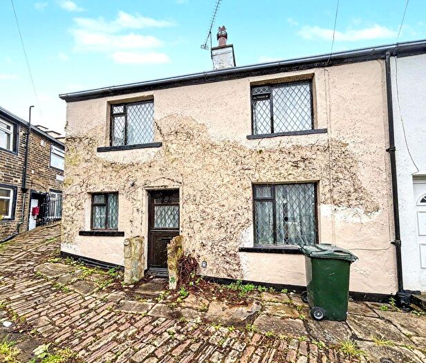 2 Bedroom Semi-Detached House For Sale In Hammond Square, Bradford, BD9