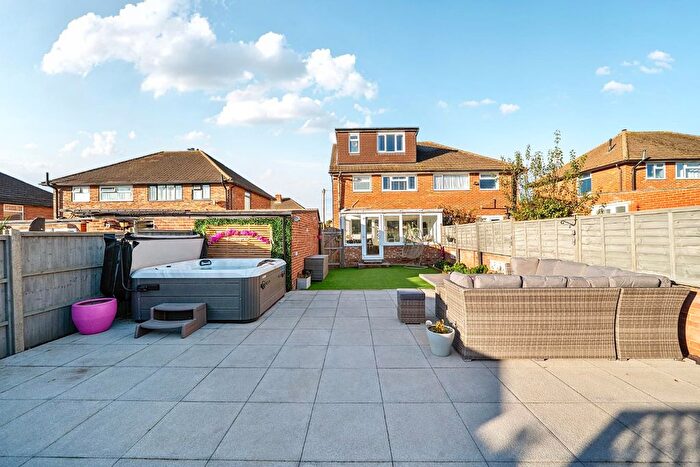 4 Bedroom Semi-detached House For Sale In Waverley Road, Drayton, Portsmouth, PO6