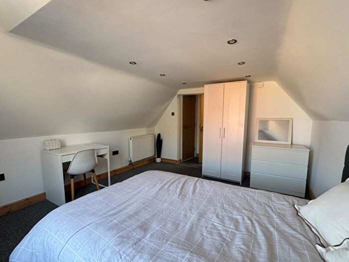 1 Bedroom End Of Terrace House To Rent In West Parade Rooms Available Immediately, LN1