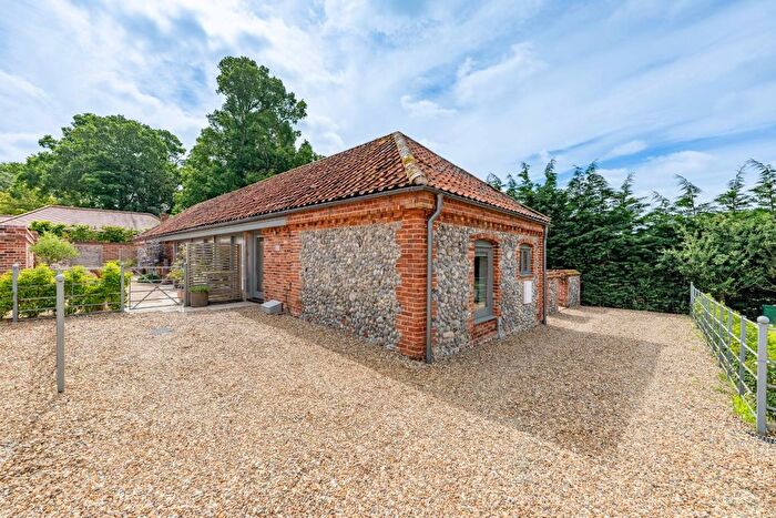 2 Bedroom Barn Conversion For Sale In Bessingham, Norwich, NR11