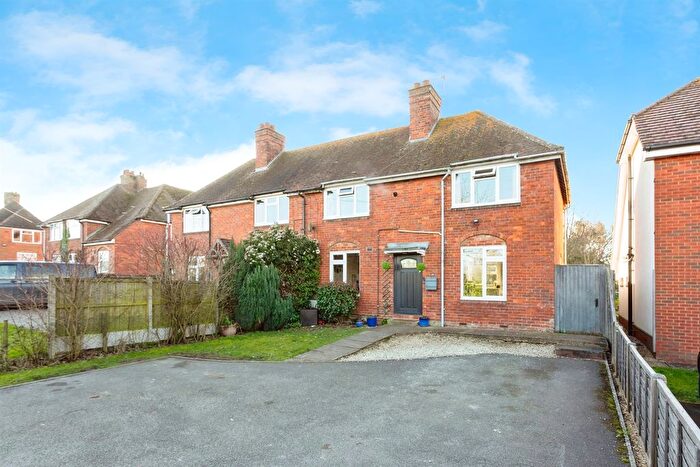 3 Bedroom Semi-Detached House For Sale In Buckingham Road, Steeple Claydon, Buckingham, MK18