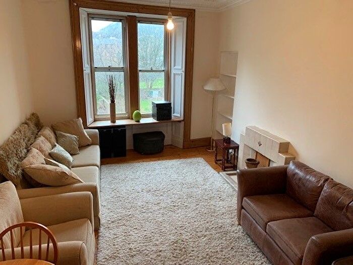 3 Bedroom Flat To Rent In , South Clerk Street, Edinburgh, EH8