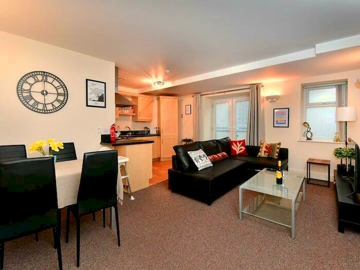 1 Bedroom Apartment To Rent In The Grand, Westgate Street, Cardiff, CF10