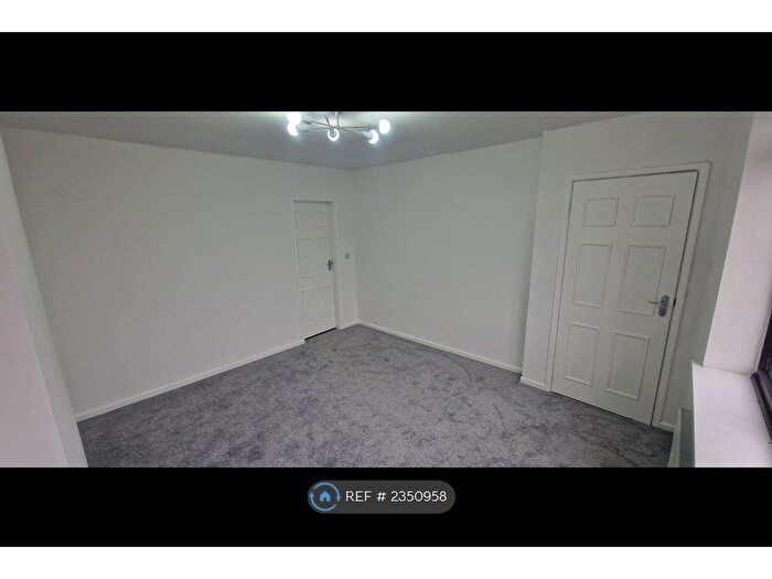 3 Bedroom Terraced House To Rent In Dragon Road, Leeds, LS12