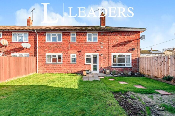 1 Bedroom Maisonette For Sale In Dickens Road, Crawley, West Sussex, RH10