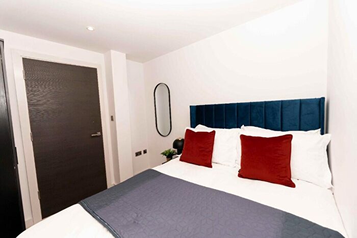 2 Bedroom Apartment To Rent In Duke Street, Liverpool, Merseyside, L1