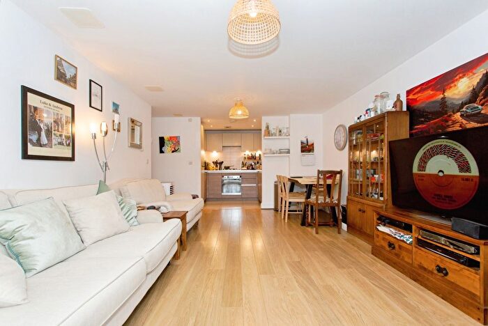 2 Bedroom Flat For Sale In Fitzgerald Place, Cambridge, Cambridgeshire, CB4