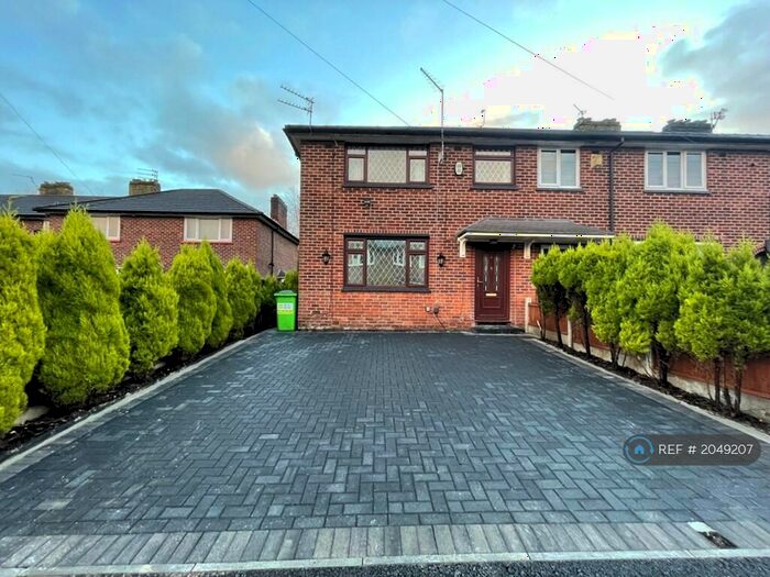 3 Bedroom Detached House To Rent In Stainton Avenue, Manchester, M18