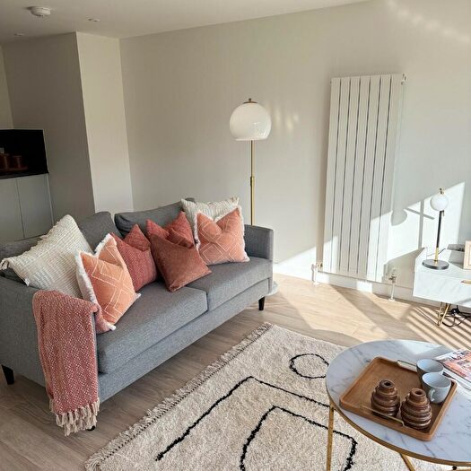 2 Bedroom Apartment To Rent In Minerva Square, Glasgow, G3