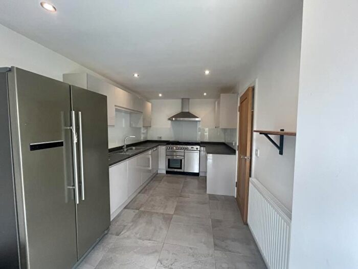 6 Bedroom Terraced House To Rent In Mervan Road, London, SW2