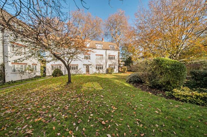 2 Bedroom Flat To Rent In Dainton Close, Upper Park Road, BR1