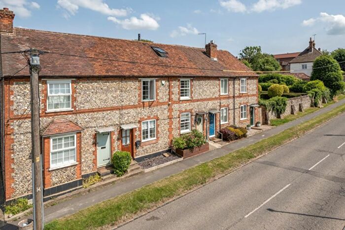 2 Bedroom Cottage For Sale In Lane End, Buckinghamshire, HP14