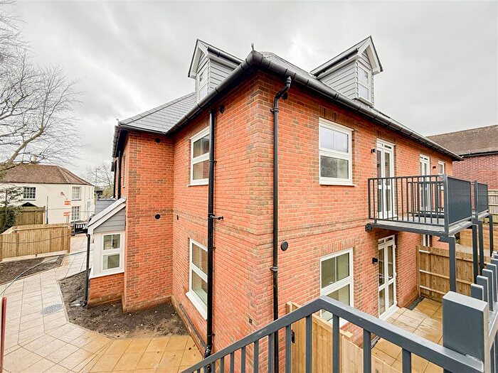 1 Bedroom Flat To Rent In Station Road, Pulborough, RH20