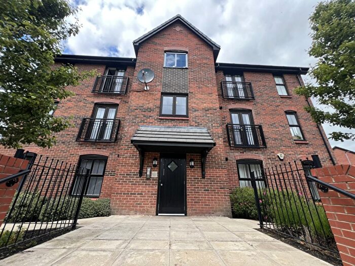 2 Bedroom Flat To Rent In Quinn Square, Manchester, M43