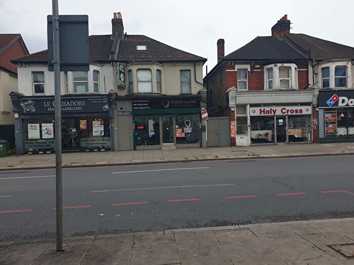 2 Bedroom Flat To Rent In Brownhill Road, Catford, SE6