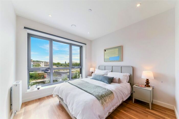 2 Bedroom Flat To Rent In Lyons Dock House, Oldfield Lane North, Greenford, UB6