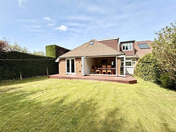 5 Bedroom Property For Sale In Wattendon Road, Kenley, CR8