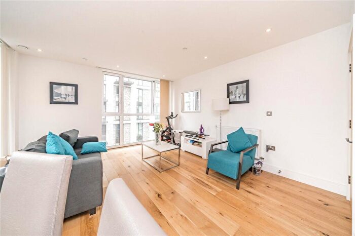 1 Bedroom Apartment For Sale In Centurion Tower, Caxton Street North, London, E16