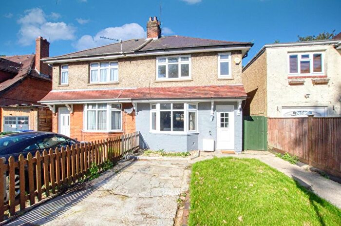 3 Bedroom Semi-Detached House For Sale In Magnolia Road, Southampton, SO19