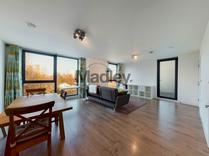 2 Bedroom Flat To Rent In Guild House, Rotherhithe New Road, London, SE16