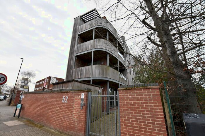 2 Bedroom Flat To Rent In Flat, Kangley Bridge Road, Sydenham, SE26